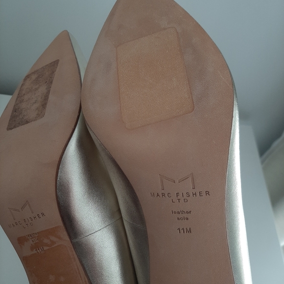 New Marc Fisher Gold Zala Heels 11 - Picture 5 of 15